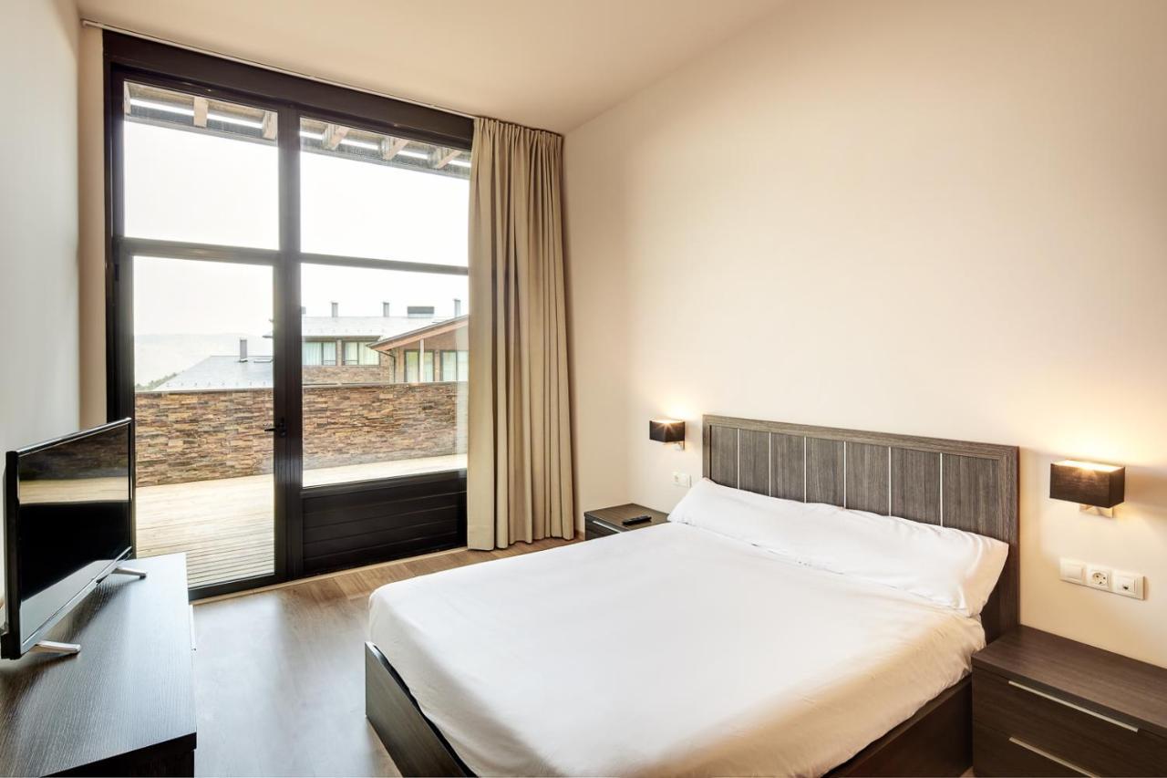 Apartamentos Masella 1600 Alp Bagian luar foto